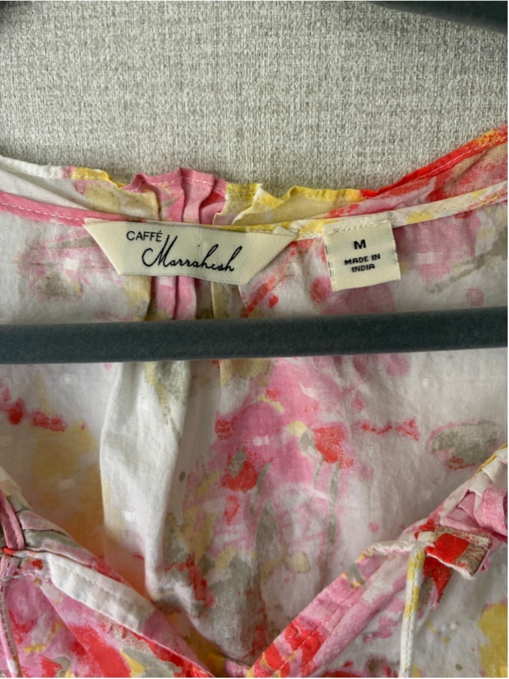 Caffe Marrakesh White Pink Floral Sleeveless Top Size Medium - Picture 2 of 4